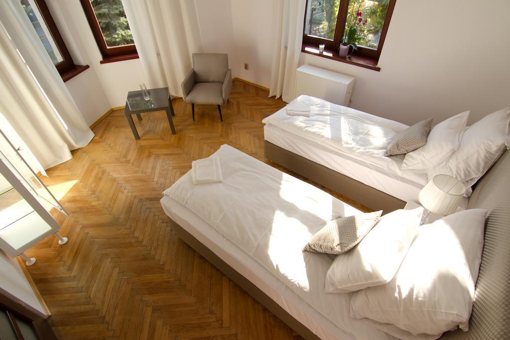 Double or Twin Room Private Bathroom